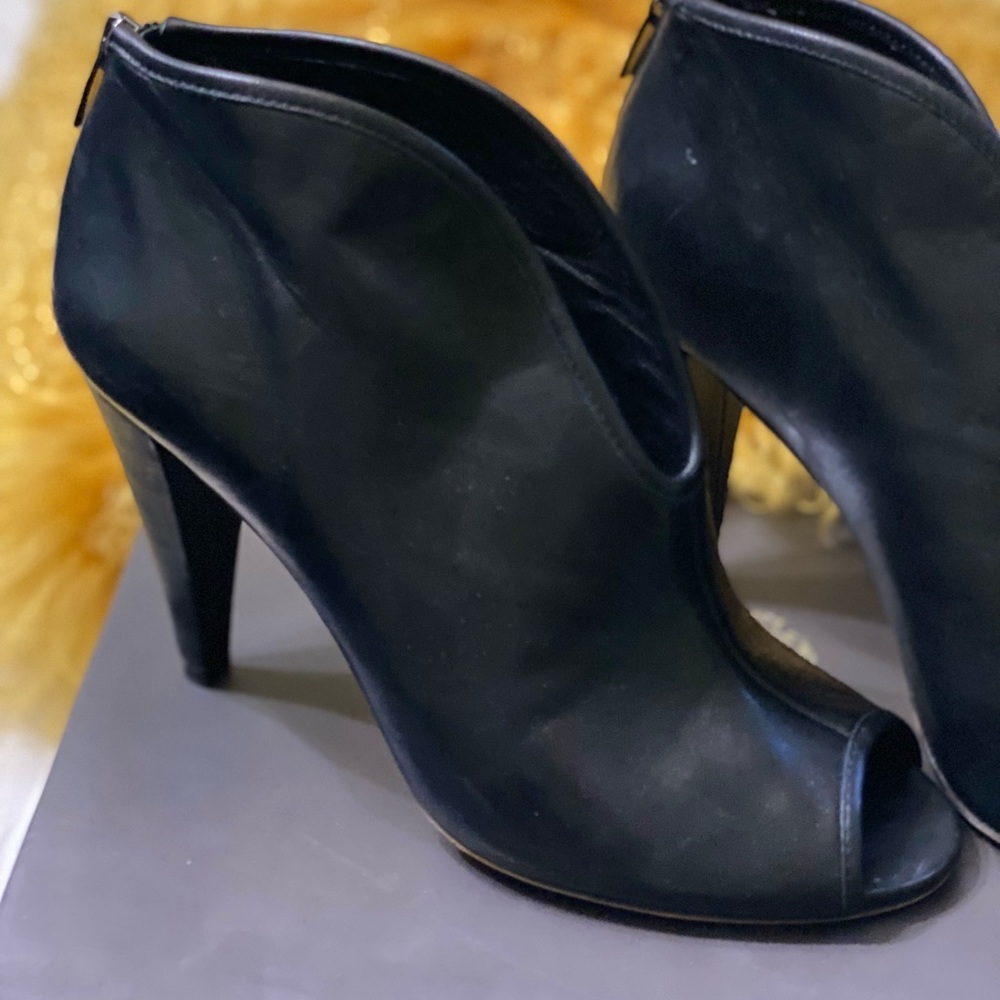 Vince Camuto pumps Size 9